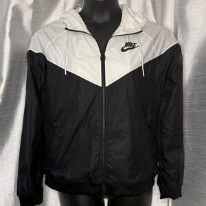 Nike Windrunner Hooded Jacket Chevron Full Zip Mesh Lined Black White Women’s L